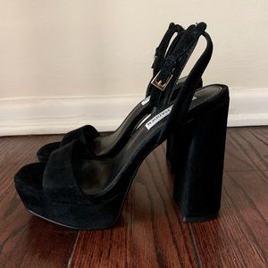 Worn twice Steve Madden black suede lessa heel